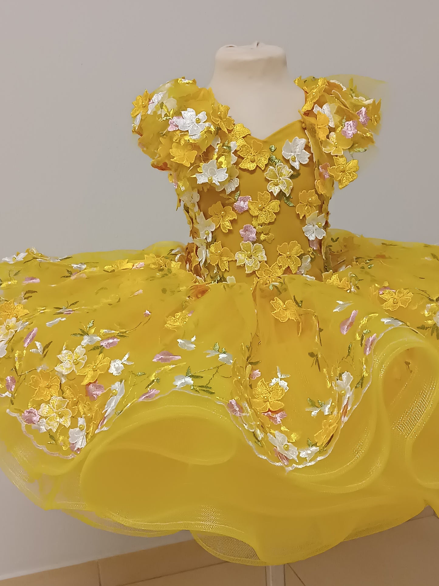 "Lemonita" -Preorders