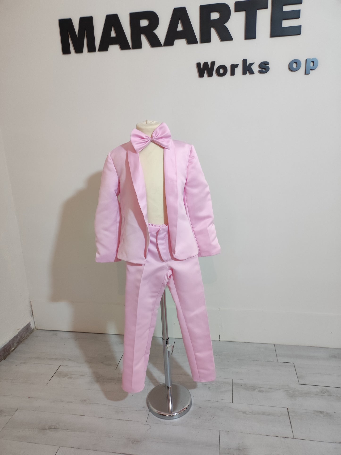 BAZAAR SALE-PINK BOYS SUIT 6-7 SIZE