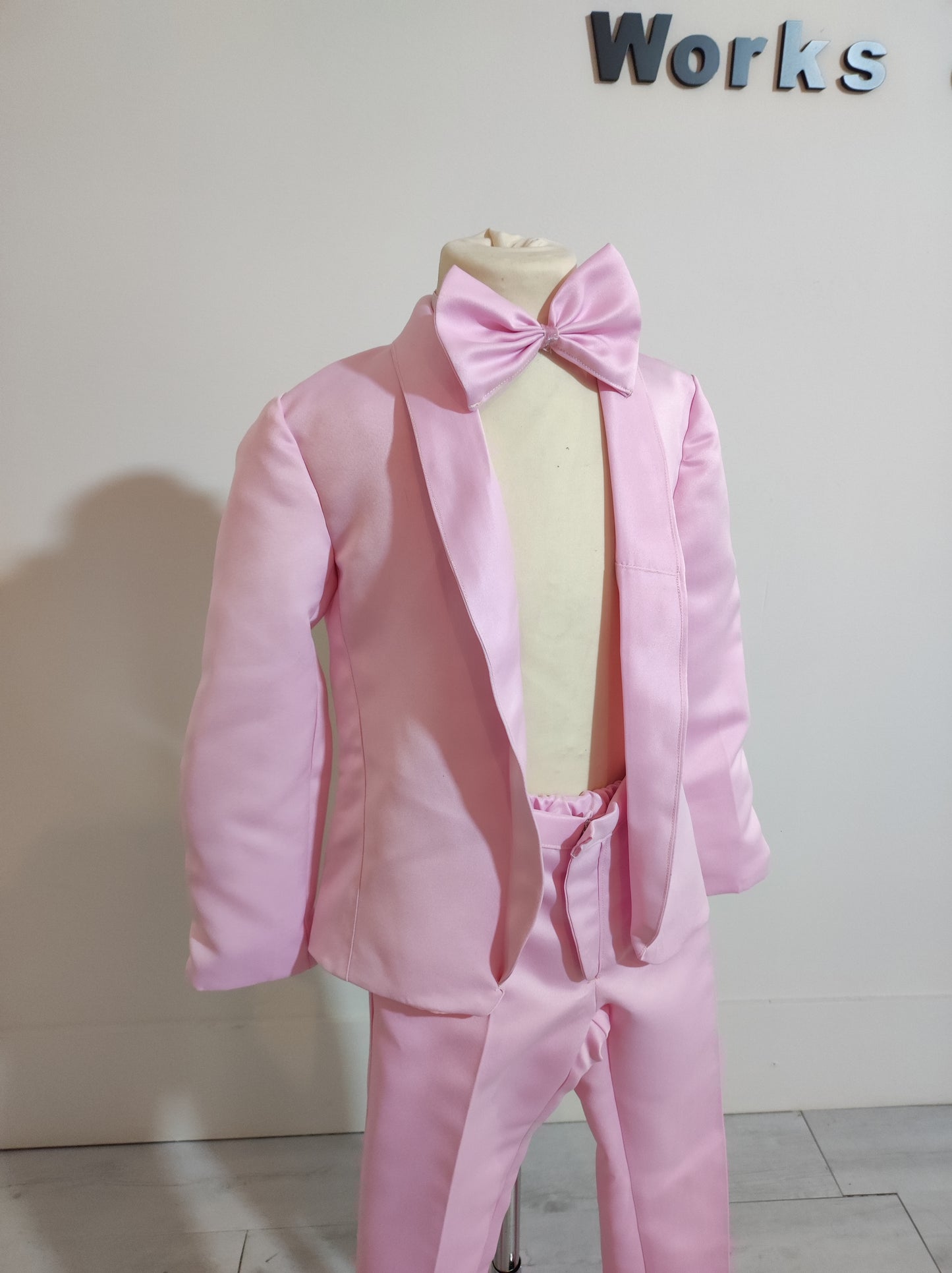 BAZAAR SALE-PINK BOYS SUIT 6-7 SIZE