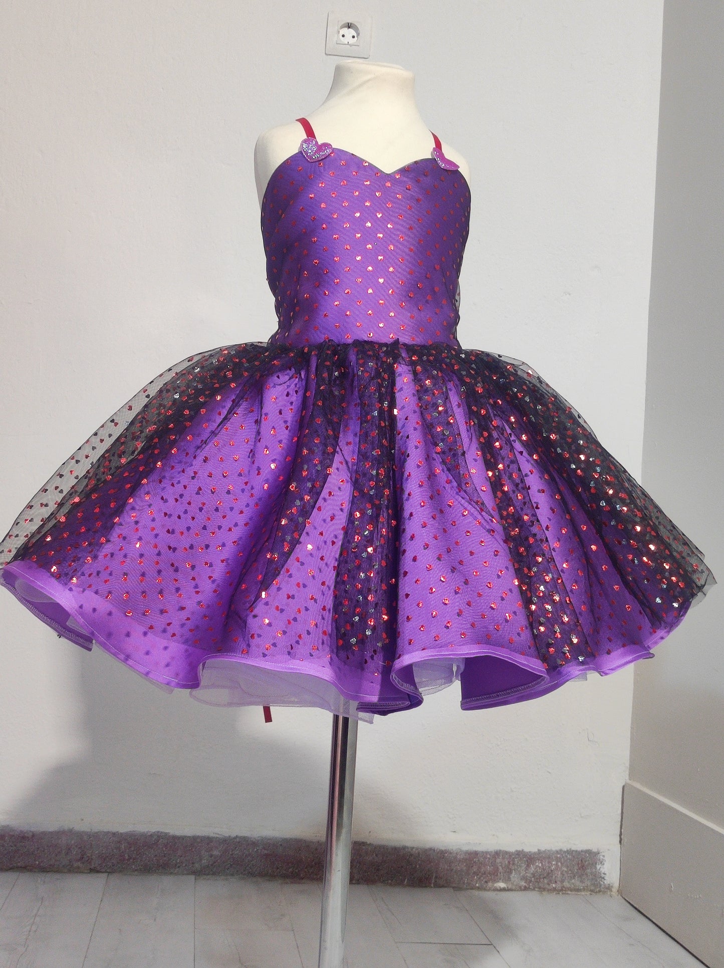 BAZAAR SALE-vALENTINE Dress size 10-12