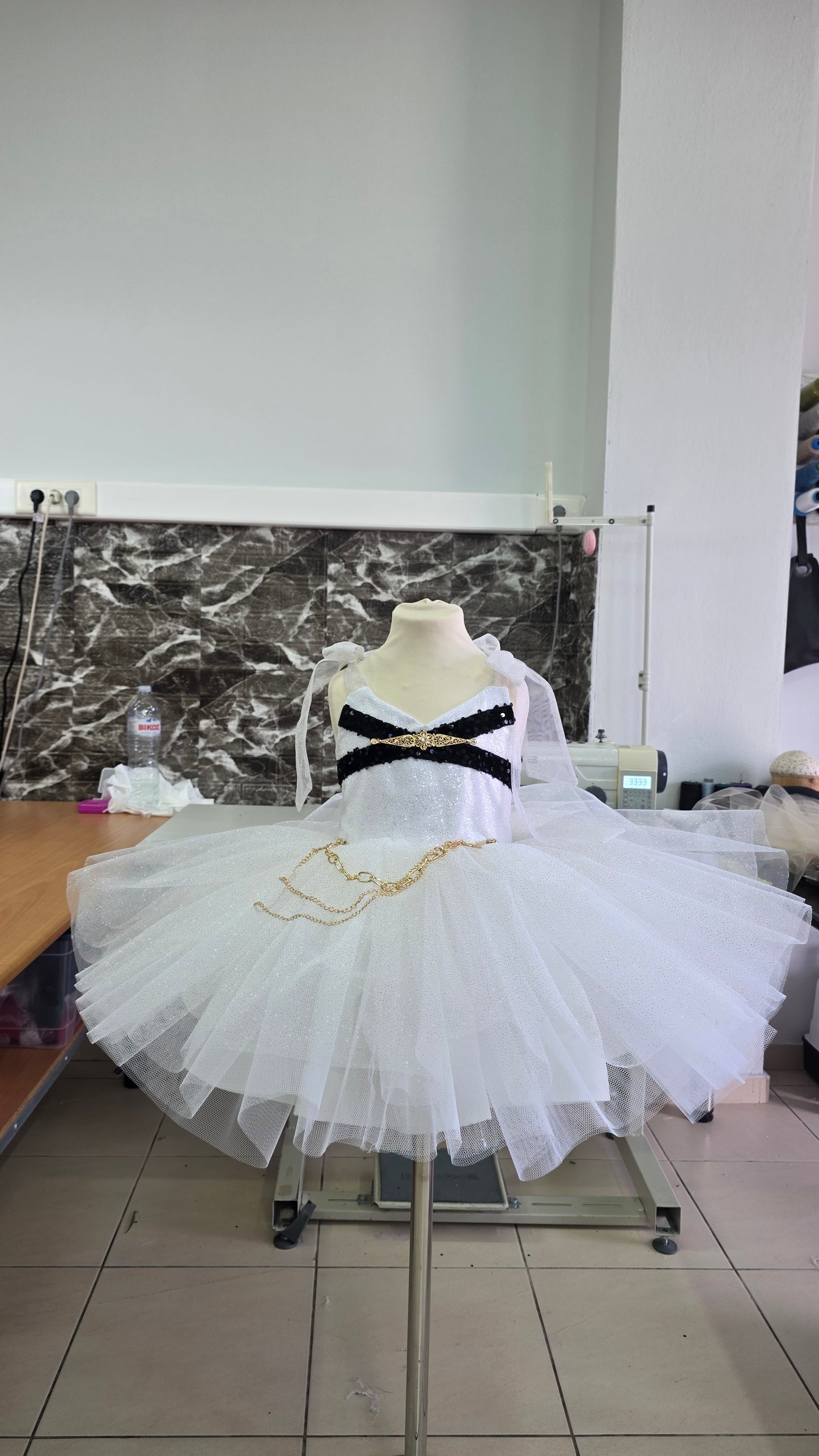 READY TO SHIP SIZE 6