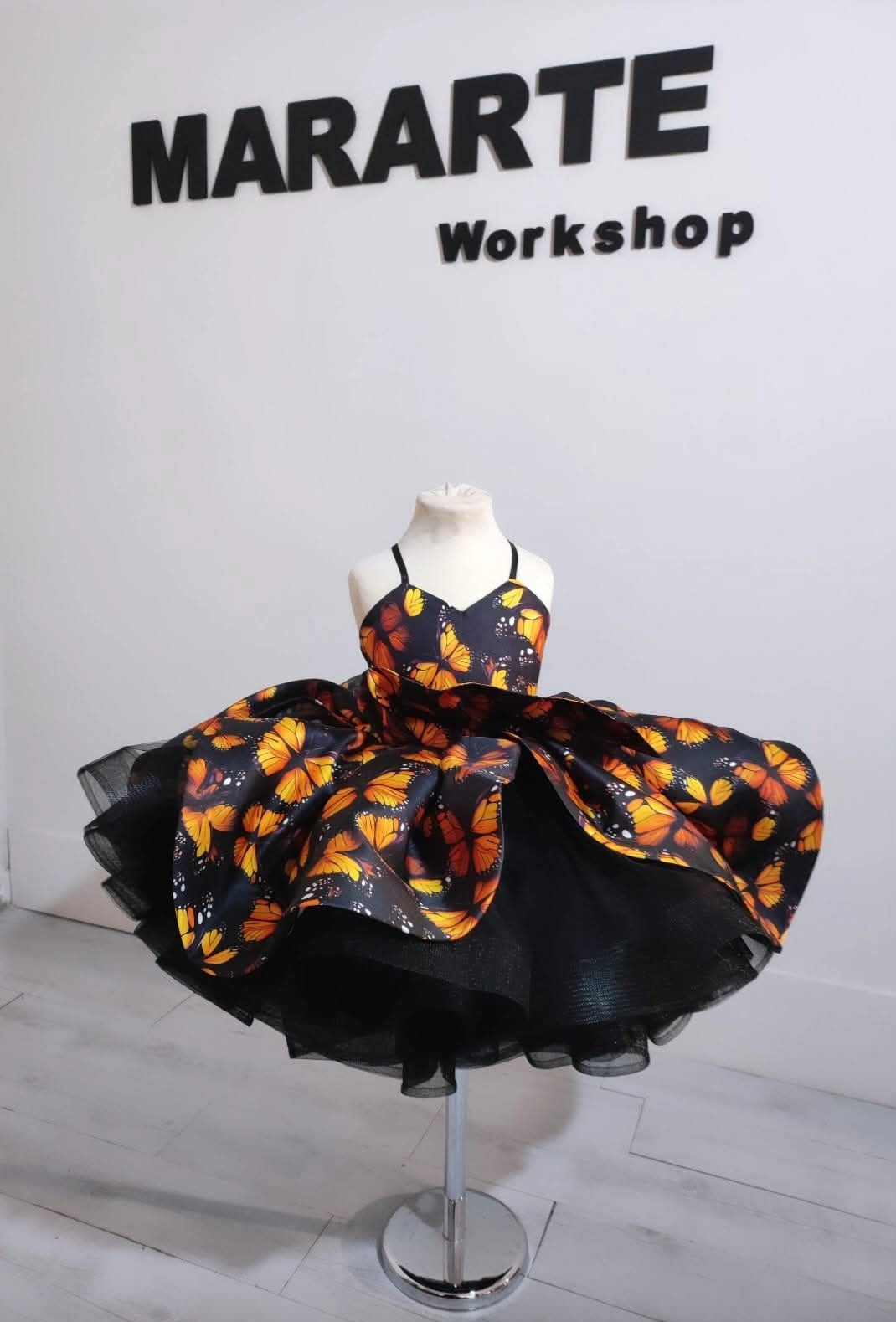 "Twinkle Monarch" -STUDIO CLEARANCE